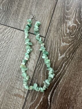 Green Chip Stone Beaded Necklace for Women